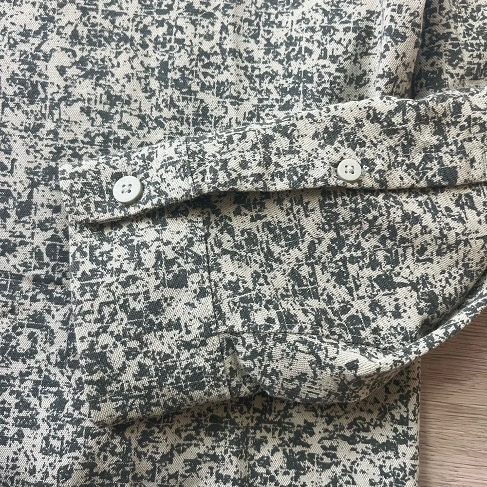 Lululemon Men's Patterned Shirt grayish green color size L - Picture 5 of 6